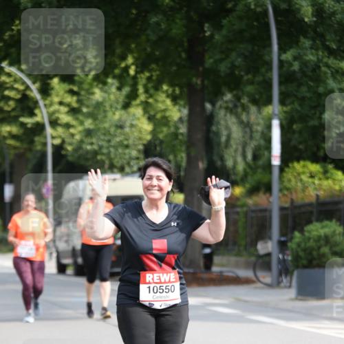 15.06.2025 - REWE Women's Run Jannik Wohlers http://msf.ph/oto/7941275 15.06.2025 09:58:52 Laufen 10550 meine-sportfotos.de