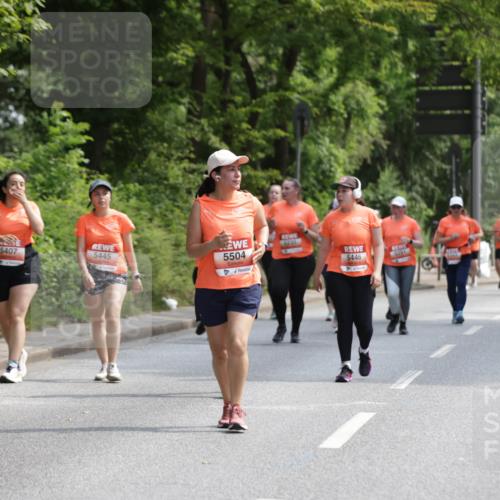 15.06.2025 - REWE Women's Run Jannik Wohlers http://msf.ph/oto/7941365 15.06.2025 10:15:24 Laufen 5407, 5445, 3235, 5504, 5446, 5291 meine-sportfotos.de