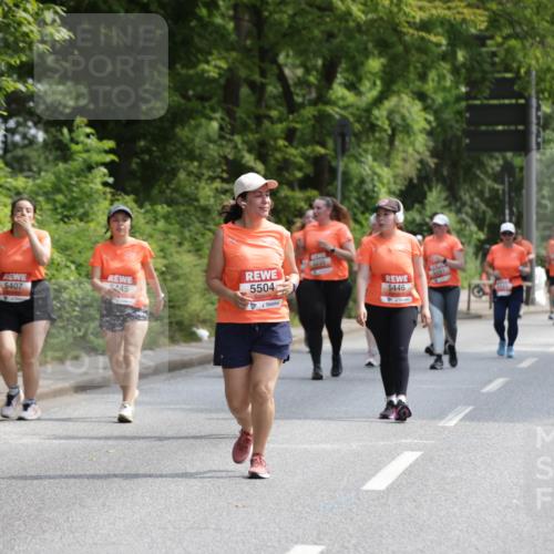 15.06.2025 - REWE Women's Run Jannik Wohlers http://msf.ph/oto/7941400 15.06.2025 10:15:24 Laufen 1235, 5407, 5445, 5504, 5291, 5446 meine-sportfotos.de
