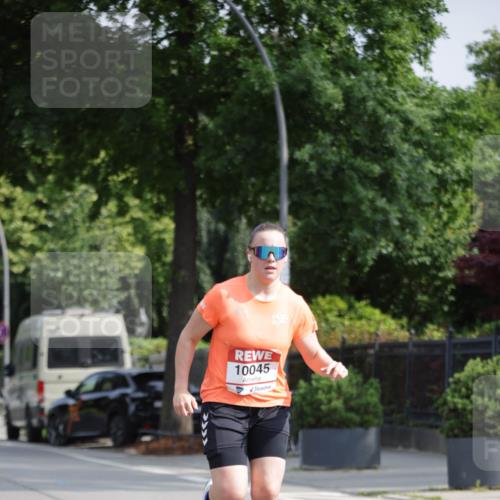 15.06.2025 - REWE Women's Run Jannik Wohlers http://msf.ph/oto/7941517 15.06.2025 08:46:10 Laufen 10045 meine-sportfotos.de