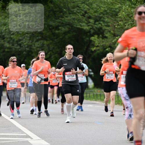 15.06.2025 - REWE Women's Run Dr. Thomas Lammeyer http://msf.ph/oto/7941536 15.06.2025 09:21:21 Laufen 10385, 10753, 10736 meine-sportfotos.de