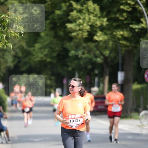 15.06.2025 - REWE Women's Run Jannik Wohlers http://msf.ph/oto/7941542 15.06.2025 09:59:11 Laufen 10137 meine-sportfotos.de