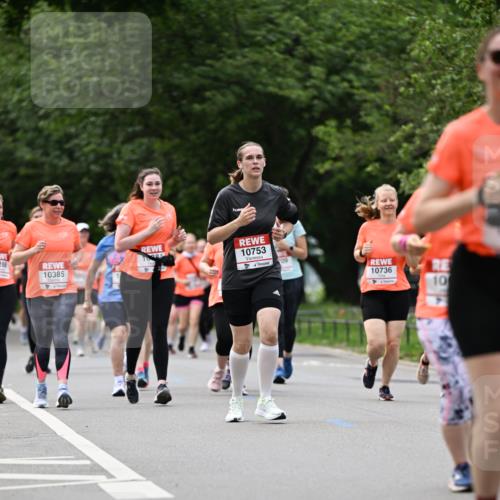 15.06.2025 - REWE Women's Run Dr. Thomas Lammeyer http://msf.ph/oto/7941543 15.06.2025 09:21:21 Laufen 10385, 10753, 10736, 10 meine-sportfotos.de