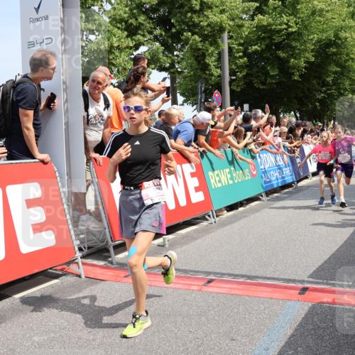 15.06.2025 - REWE Women's Run Strokosch-Dieckow http://msf.ph/oto/7941559 15.06.2025 11:34:13 Ziel 130, 132, 142, 144, 151, 186, 195, 242, 267, 276, 291, 322 meine-sportfotos.de