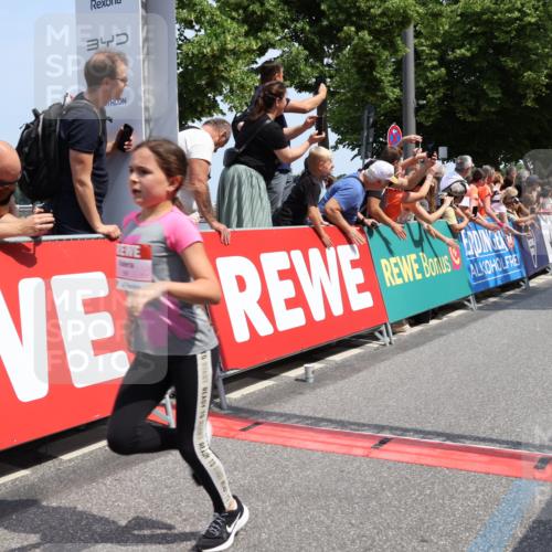 15.06.2025 - REWE Women's Run Strokosch-Dieckow http://msf.ph/oto/7941745 15.06.2025 11:34:20 Ziel 110, 142, 144, 184, 185, 186, 195, 234, 242, 267, 276, 288, 291 meine-sportfotos.de