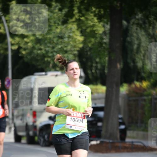 15.06.2025 - REWE Women's Run Jannik Wohlers http://msf.ph/oto/7941754 15.06.2025 09:59:32 Laufen 10694 meine-sportfotos.de