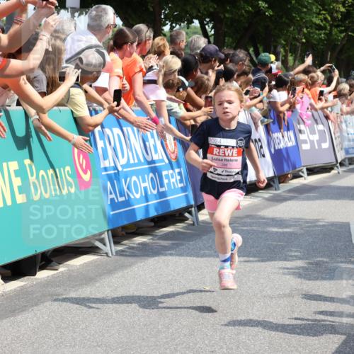 15.06.2025 - REWE Women's Run Strokosch-Dieckow http://msf.ph/oto/7941757 15.06.2025 11:34:21 Ziel 110, 142, 144, 154, 184, 185, 186, 195, 234, 242, 267, 283, 288, 291, 306 meine-sportfotos.de