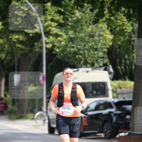 15.06.2025 - REWE Women's Run Jannik Wohlers http://msf.ph/oto/7941792 15.06.2025 09:59:34 Laufen 74, 10782 meine-sportfotos.de