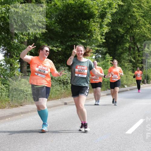 15.06.2025 - REWE Women's Run Jannik Wohlers http://msf.ph/oto/7941924 15.06.2025 10:15:44 Laufen 5366, 413, 5678, 5677 meine-sportfotos.de