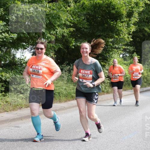 15.06.2025 - REWE Women's Run Jannik Wohlers http://msf.ph/oto/7941981 15.06.2025 10:15:45 Laufen 5678, 5677, 5413, 5366, 4 meine-sportfotos.de