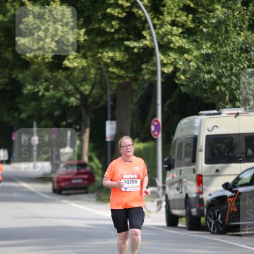 15.06.2025 - REWE Women's Run Jannik Wohlers http://msf.ph/oto/7942035 15.06.2025 09:59:50 Laufen 10259 meine-sportfotos.de