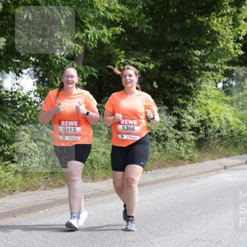 15.06.2025 - REWE Women's Run Jannik Wohlers http://msf.ph/oto/7942056 15.06.2025 10:15:48 Laufen 5413, 5366 meine-sportfotos.de