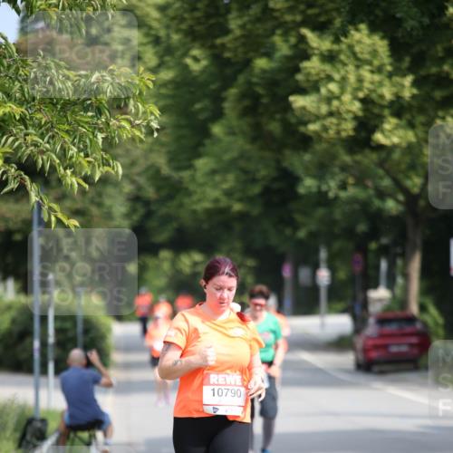 15.06.2025 - REWE Women's Run Jannik Wohlers http://msf.ph/oto/7942079 15.06.2025 09:59:54 Laufen 10790 meine-sportfotos.de