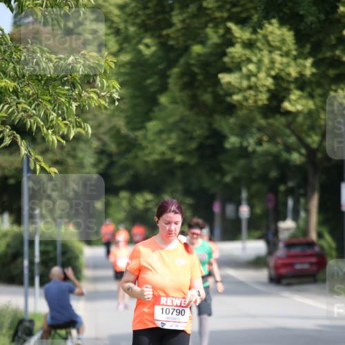 15.06.2025 - REWE Women's Run Jannik Wohlers http://msf.ph/oto/7942087 15.06.2025 09:59:54 Laufen 10790 meine-sportfotos.de