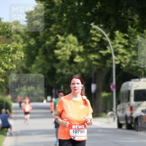 15.06.2025 - REWE Women's Run Jannik Wohlers http://msf.ph/oto/7942139 15.06.2025 09:59:57 Laufen 10790 meine-sportfotos.de
