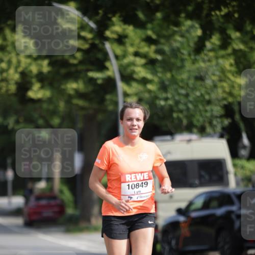 15.06.2025 - REWE Women's Run Jannik Wohlers http://msf.ph/oto/7942145 15.06.2025 08:46:38 Laufen 10849 meine-sportfotos.de