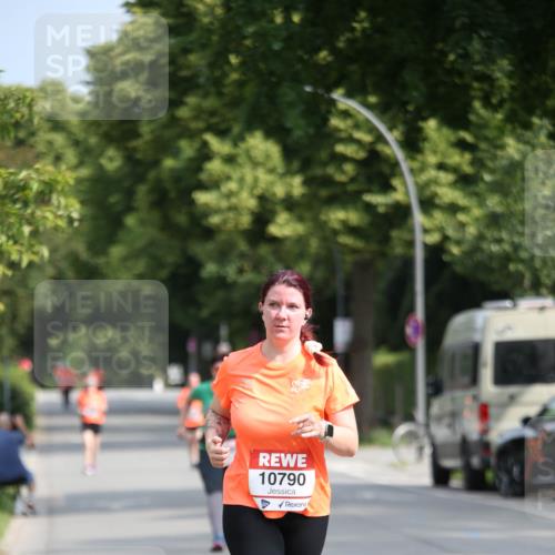 15.06.2025 - REWE Women's Run Jannik Wohlers http://msf.ph/oto/7942154 15.06.2025 09:59:57 Laufen 10790 meine-sportfotos.de