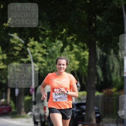15.06.2025 - REWE Women's Run Jannik Wohlers http://msf.ph/oto/7942204 15.06.2025 08:46:39 Laufen 10849 meine-sportfotos.de