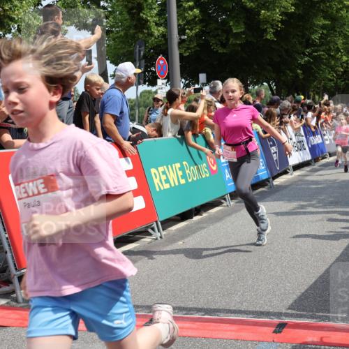 15.06.2025 - REWE Women's Run Strokosch-Dieckow http://msf.ph/oto/7942232 15.06.2025 11:34:43 Ziel 106, 150, 153, 167, 169, 172, 173, 176, 179, 189, 221, 256, 274, 293 meine-sportfotos.de
