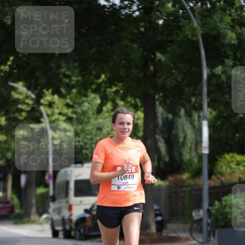 15.06.2025 - REWE Women's Run Jannik Wohlers http://msf.ph/oto/7942237 15.06.2025 08:46:39 Laufen 10849 meine-sportfotos.de