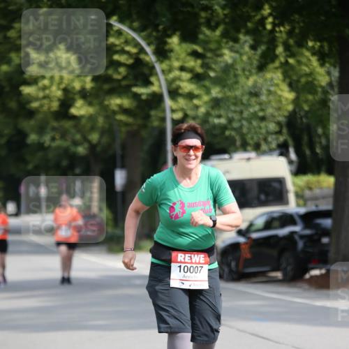 15.06.2025 - REWE Women's Run Jannik Wohlers http://msf.ph/oto/7942239 15.06.2025 10:00:04 Laufen 10007 meine-sportfotos.de