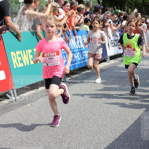 15.06.2025 - REWE Women's Run Strokosch-Dieckow http://msf.ph/oto/7942261 15.06.2025 11:34:45 Ziel 106, 143, 153, 167, 169, 172, 173, 176, 179, 189, 221, 256, 274, 287, 293 meine-sportfotos.de
