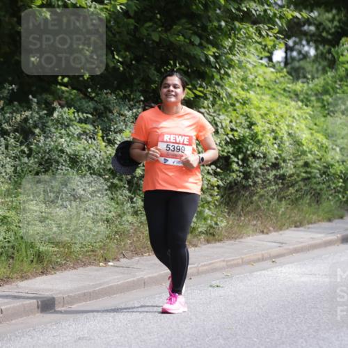 15.06.2025 - REWE Women's Run Jannik Wohlers http://msf.ph/oto/7942276 15.06.2025 10:15:52 Laufen 5399 meine-sportfotos.de