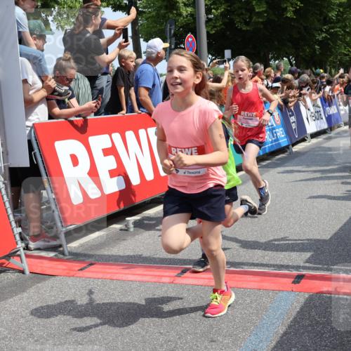 15.06.2025 - REWE Women's Run Strokosch-Dieckow http://msf.ph/oto/7942292 15.06.2025 11:34:46 Ziel 106, 123, 124, 143, 153, 160, 169, 172, 173, 176, 179, 189, 221, 256, 274, 287, 293 meine-sportfotos.de