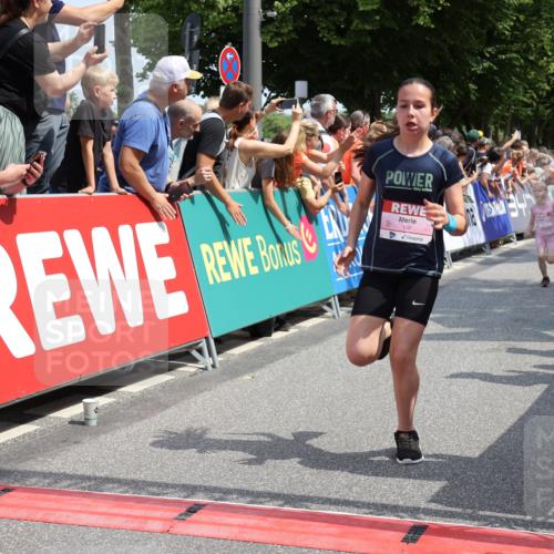 15.06.2025 - REWE Women's Run Strokosch-Dieckow http://msf.ph/oto/7942311 15.06.2025 11:34:47 Ziel 106, 123, 124, 143, 153, 160, 169, 172, 173, 176, 179, 189, 213, 221, 256, 287, 293 meine-sportfotos.de