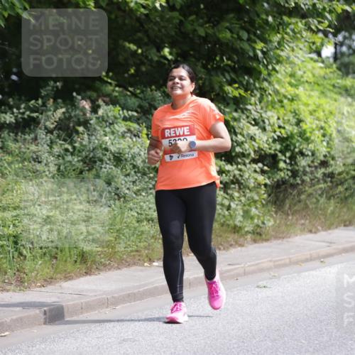 15.06.2025 - REWE Women's Run Jannik Wohlers http://msf.ph/oto/7942319 15.06.2025 10:15:52 Laufen 52 meine-sportfotos.de