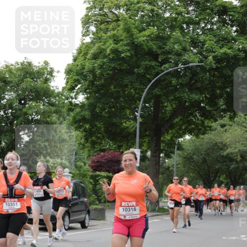 15.06.2025 - REWE Women's Run Jannik Wohlers http://msf.ph/oto/7942424 15.06.2025 08:28:38 Laufen 10351, 10316 meine-sportfotos.de