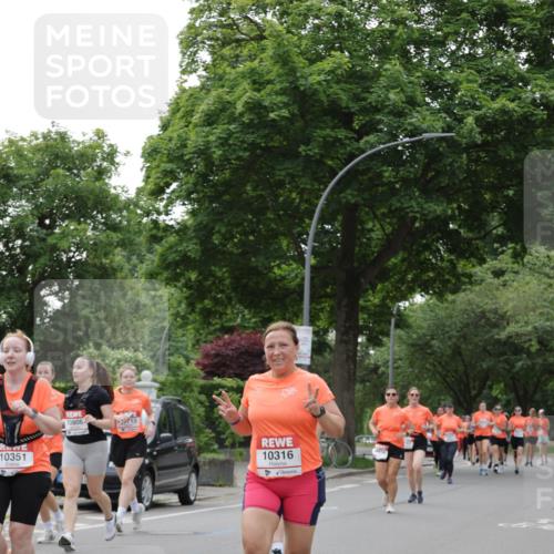 15.06.2025 - REWE Women's Run Jannik Wohlers http://msf.ph/oto/7942433 15.06.2025 08:28:38 Laufen 10351, 10806, 13, 10316 meine-sportfotos.de