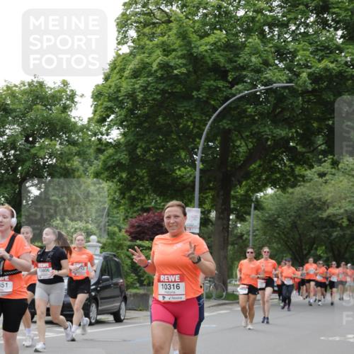 15.06.2025 - REWE Women's Run Jannik Wohlers http://msf.ph/oto/7942438 15.06.2025 08:28:38 Laufen 10316 meine-sportfotos.de
