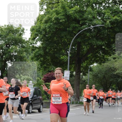15.06.2025 - REWE Women's Run Jannik Wohlers http://msf.ph/oto/7942447 15.06.2025 08:28:39 Laufen 10806, 0713, 10316 meine-sportfotos.de