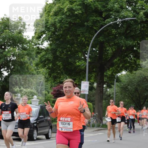 15.06.2025 - REWE Women's Run Jannik Wohlers http://msf.ph/oto/7942457 15.06.2025 08:28:39 Laufen 10806, 10712, 10316 meine-sportfotos.de