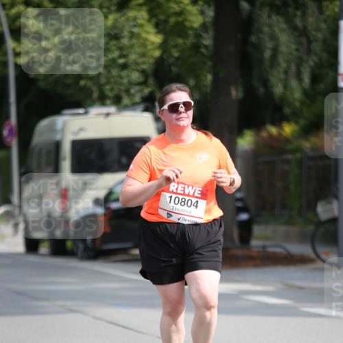 15.06.2025 - REWE Women's Run Jannik Wohlers http://msf.ph/oto/7942459 15.06.2025 10:00:28 Laufen 10804 meine-sportfotos.de