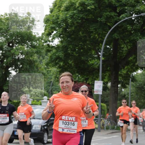 15.06.2025 - REWE Women's Run Jannik Wohlers http://msf.ph/oto/7942468 15.06.2025 08:28:39 Laufen 10806, 0713, 10316, 774 meine-sportfotos.de