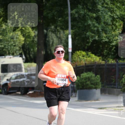 15.06.2025 - REWE Women's Run Jannik Wohlers http://msf.ph/oto/7942475 15.06.2025 10:00:29 Laufen 10804 meine-sportfotos.de