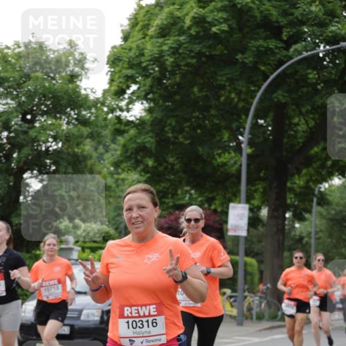 15.06.2025 - REWE Women's Run Jannik Wohlers http://msf.ph/oto/7942479 15.06.2025 08:28:39 Laufen 10713, 10316 meine-sportfotos.de