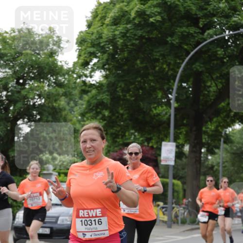15.06.2025 - REWE Women's Run Jannik Wohlers http://msf.ph/oto/7942484 15.06.2025 08:28:39 Laufen 10713, 10316 meine-sportfotos.de