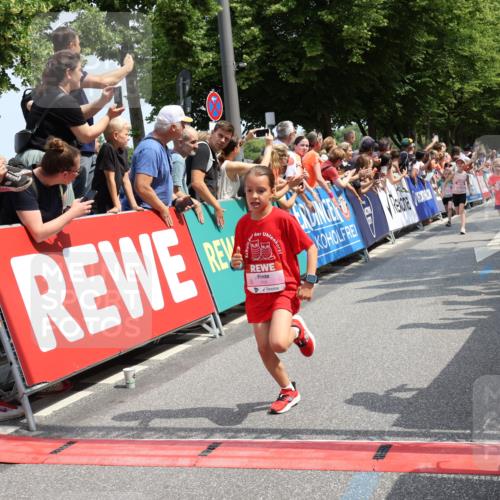 15.06.2025 - REWE Women's Run Strokosch-Dieckow http://msf.ph/oto/7942490 15.06.2025 11:34:55 Ziel 113, 116, 123, 124, 135, 143, 160, 165, 213, 231, 250, 287, 290, 323 meine-sportfotos.de
