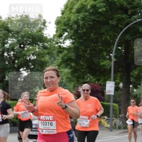 15.06.2025 - REWE Women's Run Jannik Wohlers http://msf.ph/oto/7942501 15.06.2025 08:28:39 Laufen 10316, 10774 meine-sportfotos.de