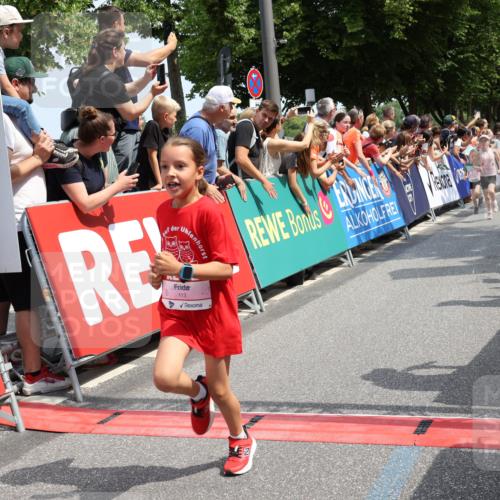 15.06.2025 - REWE Women's Run Strokosch-Dieckow http://msf.ph/oto/7942502 15.06.2025 11:34:56 Ziel 113, 116, 123, 124, 135, 143, 160, 165, 213, 231, 250, 287, 290, 312, 323 meine-sportfotos.de