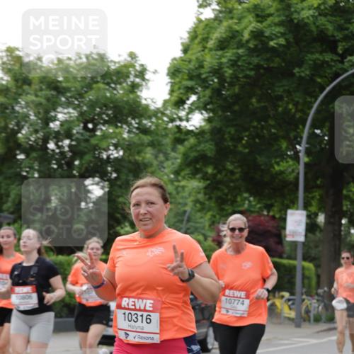 15.06.2025 - REWE Women's Run Jannik Wohlers http://msf.ph/oto/7942505 15.06.2025 08:28:39 Laufen 10806, 10316, 10774 meine-sportfotos.de
