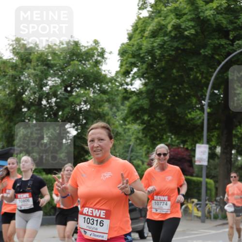 15.06.2025 - REWE Women's Run Jannik Wohlers http://msf.ph/oto/7942510 15.06.2025 08:28:39 Laufen 10806, 10316, 10774 meine-sportfotos.de