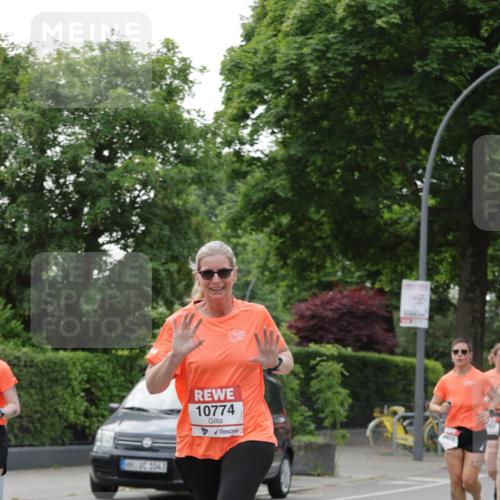 15.06.2025 - REWE Women's Run Jannik Wohlers http://msf.ph/oto/7942533 15.06.2025 08:28:40 Laufen 1043, 10774, 0418 meine-sportfotos.de
