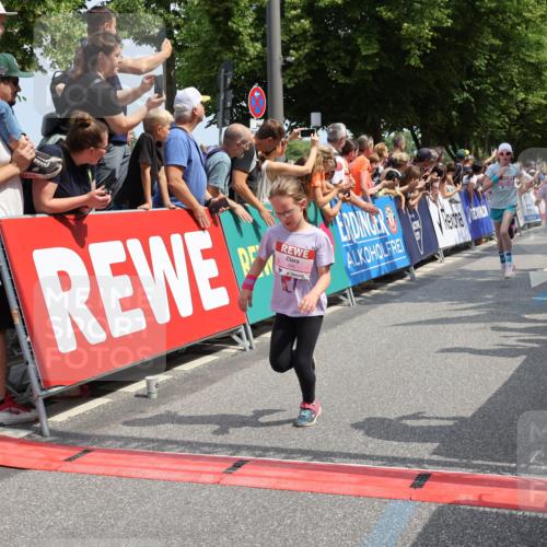 15.06.2025 - REWE Women's Run Strokosch-Dieckow http://msf.ph/oto/7942547 15.06.2025 11:35:00 Ziel 113, 116, 135, 162, 165, 213, 216, 231, 233, 250, 290, 312, 316, 323 meine-sportfotos.de