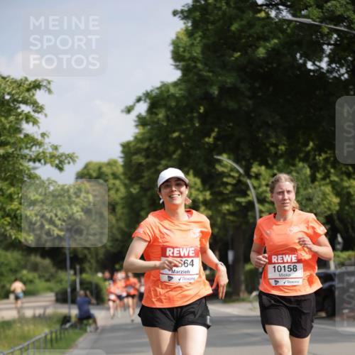15.06.2025 - REWE Women's Run Jannik Wohlers http://msf.ph/oto/7942578 15.06.2025 08:46:46 Laufen 64, 10158 meine-sportfotos.de