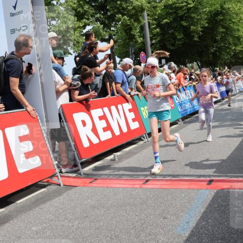 15.06.2025 - REWE Women's Run Strokosch-Dieckow http://msf.ph/oto/7942579 15.06.2025 11:35:02 Ziel 113, 162, 165, 207, 216, 231, 233, 250, 263, 290, 312, 316, 323 meine-sportfotos.de