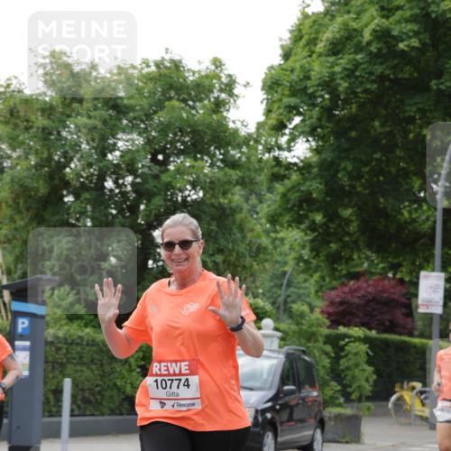 15.06.2025 - REWE Women's Run Jannik Wohlers http://msf.ph/oto/7942580 15.06.2025 08:28:41 Laufen 10774, 0418 meine-sportfotos.de